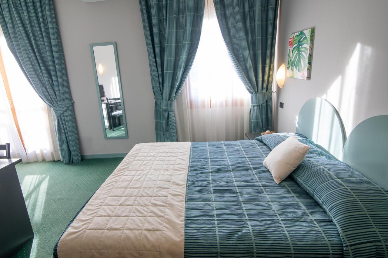 Hotel Vittoria Sondrio Luaran gambar