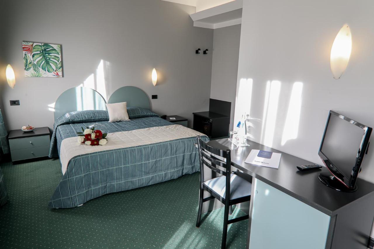 Hotel Vittoria Sondrio Luaran gambar