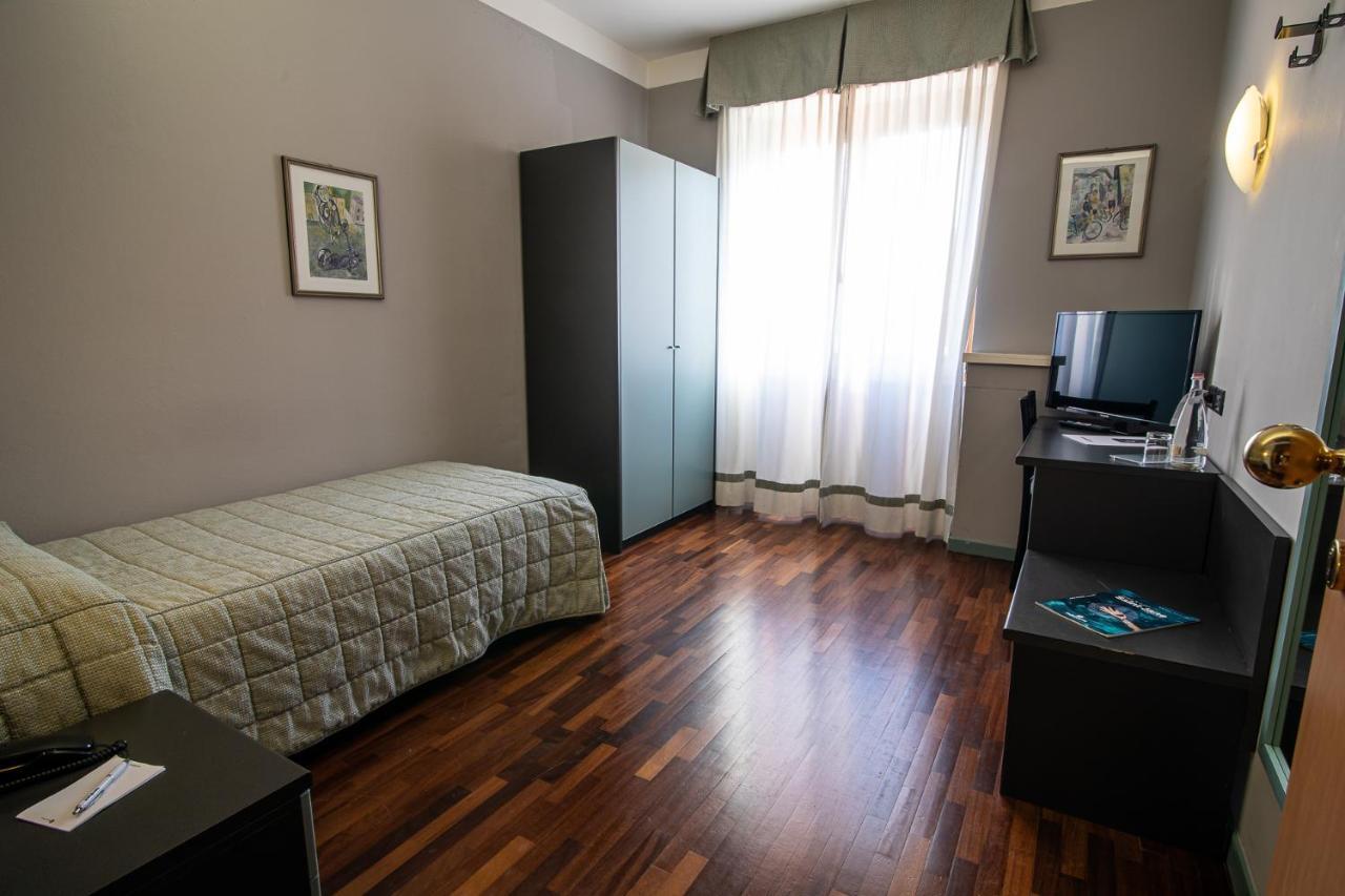 Hotel Vittoria Sondrio Luaran gambar