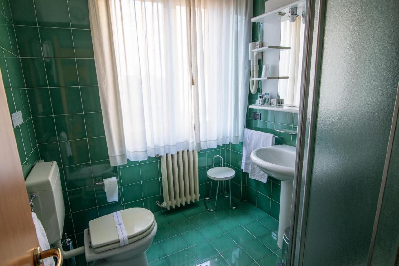 Hotel Vittoria Sondrio Luaran gambar