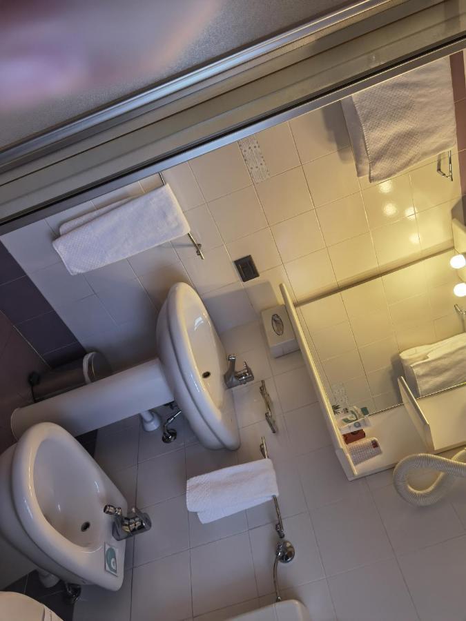 Hotel Vittoria Sondrio Luaran gambar